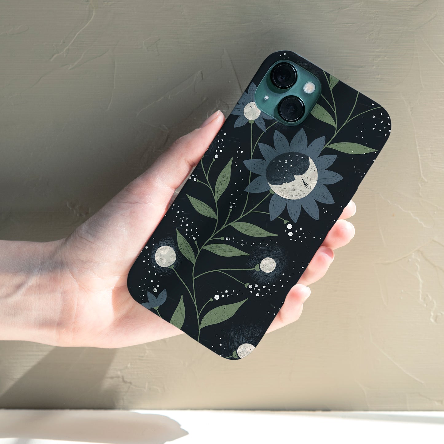 4 signs that you need a new phone case