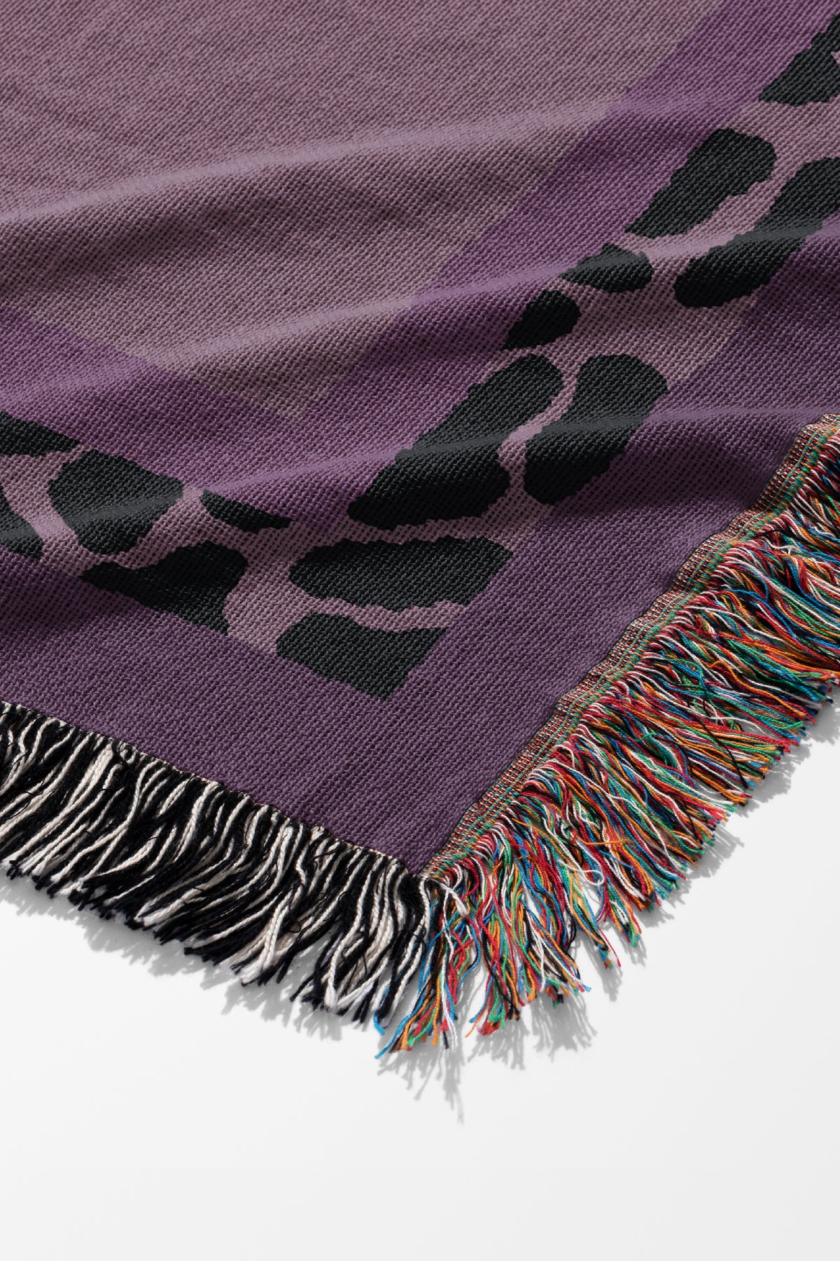 Up-Close Leopard Jacquard Woven Blanket (Lilac) | Harper & Blake