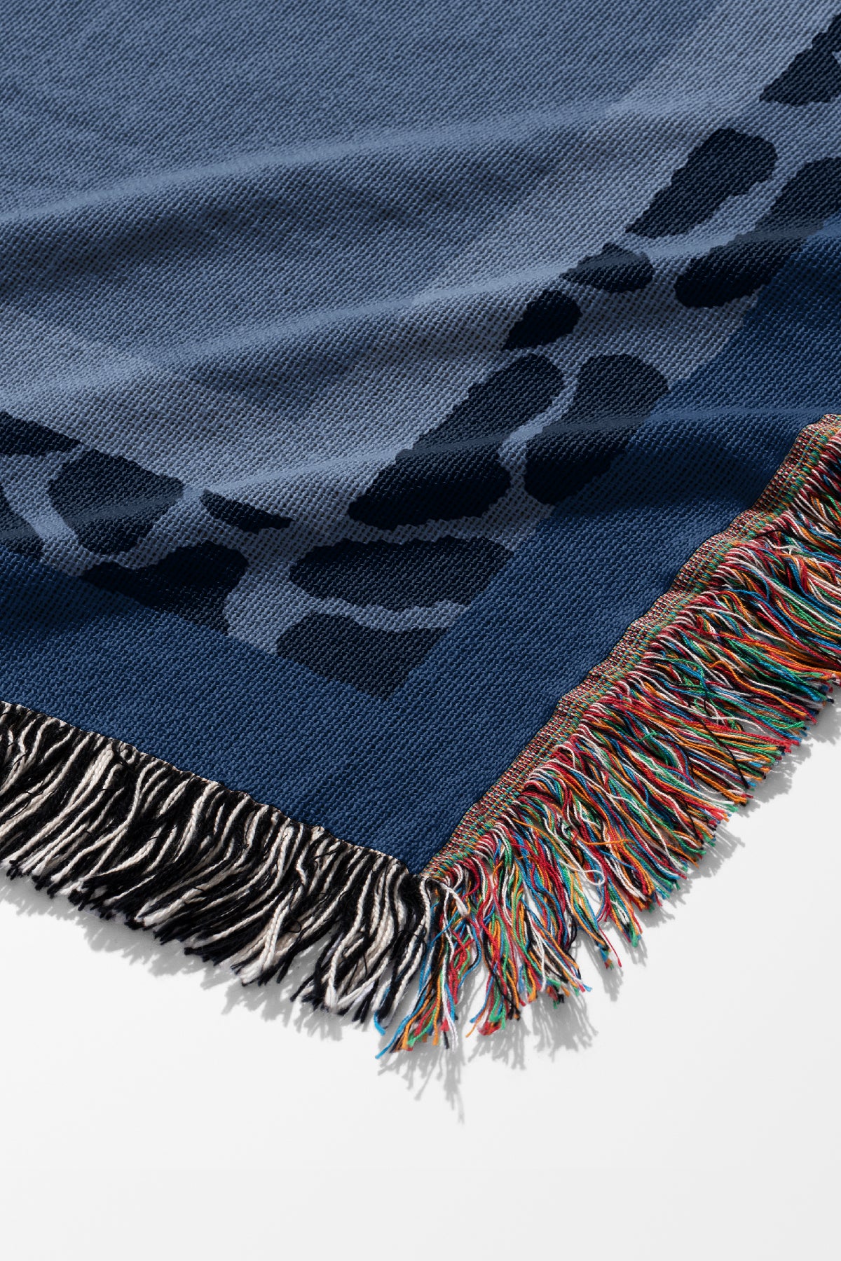 Up-Close Leopard Jacquard Woven Blanket (Blue) | Harper & Blake