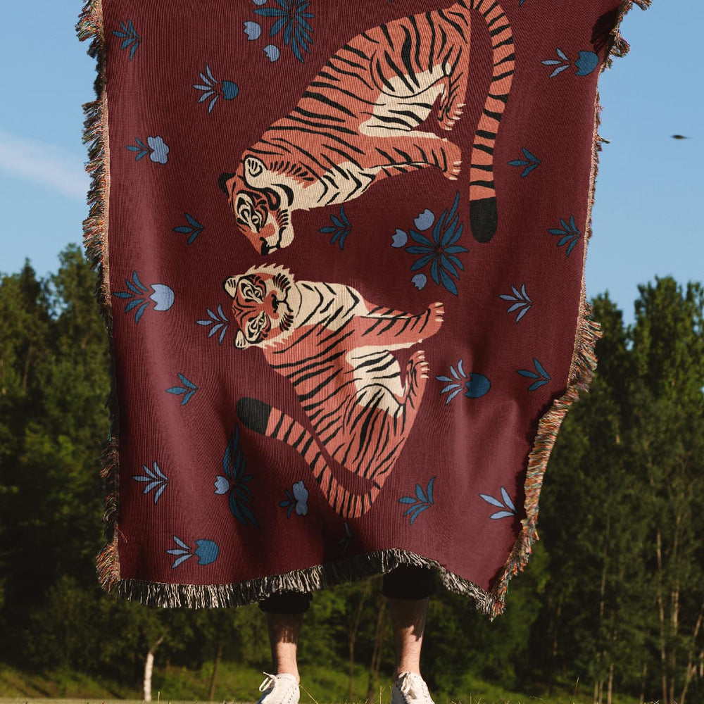 
                  
                    Two Floral Tigers Jacquard Woven Blanket (Deep Red) | Harper & Blake
                  
                