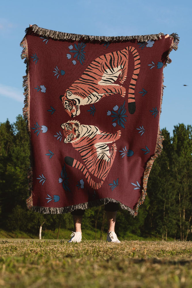 
            
                Load image into Gallery viewer, Two Floral Tigers Jacquard Woven Blanket (Deep Red) | Harper &amp;amp; Blake
            
        