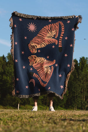 Two Star Tigers Jacquard Woven Blanket (Deep Blue) | Harper & Blake